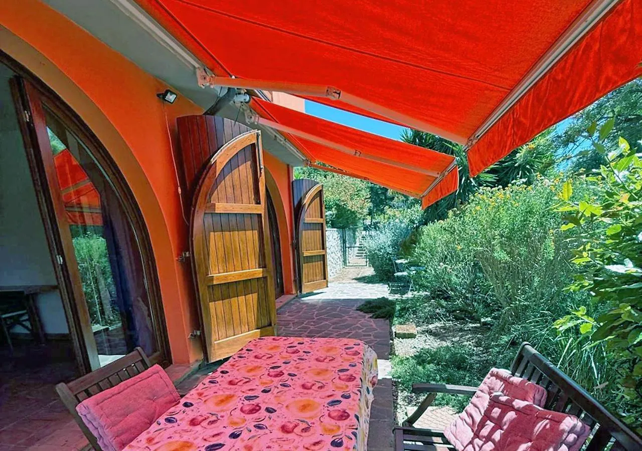 Casa Katia, Giuliana & Nami Villa Lacona Holiday home